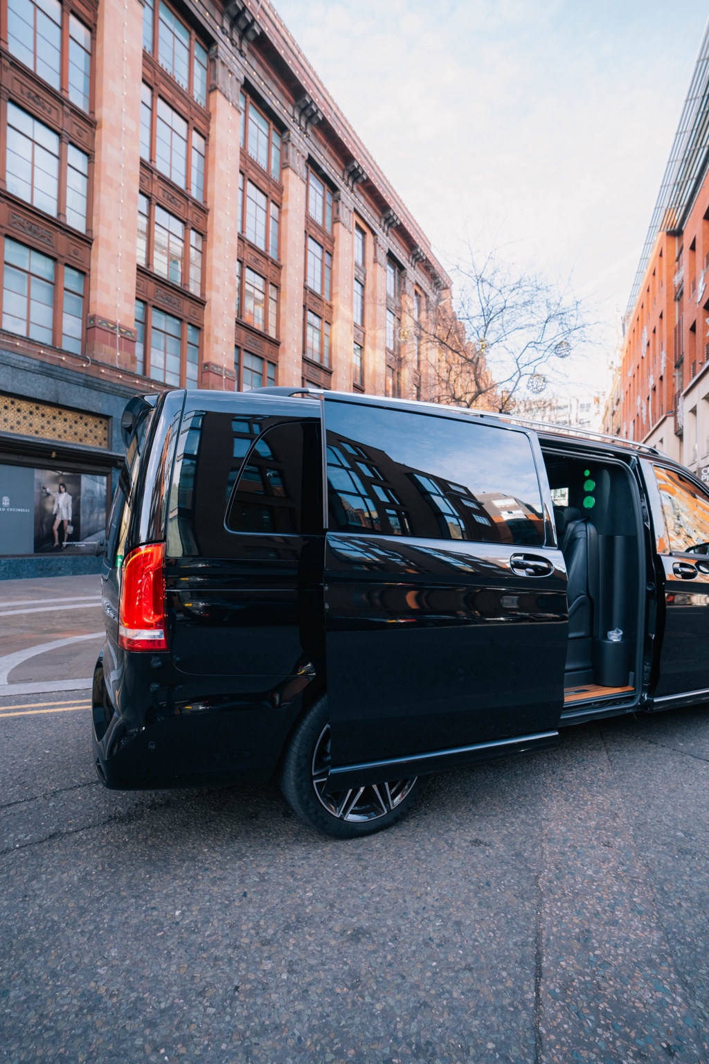 Clive Sutton Jet Class Mercedes V-Class picture vehicle
