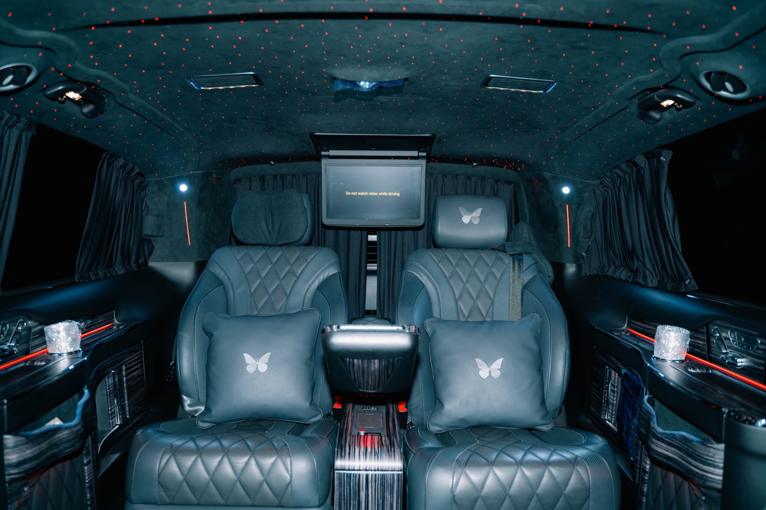 Clive Sutton Jet Class Mercedes V-Class picture vehicle